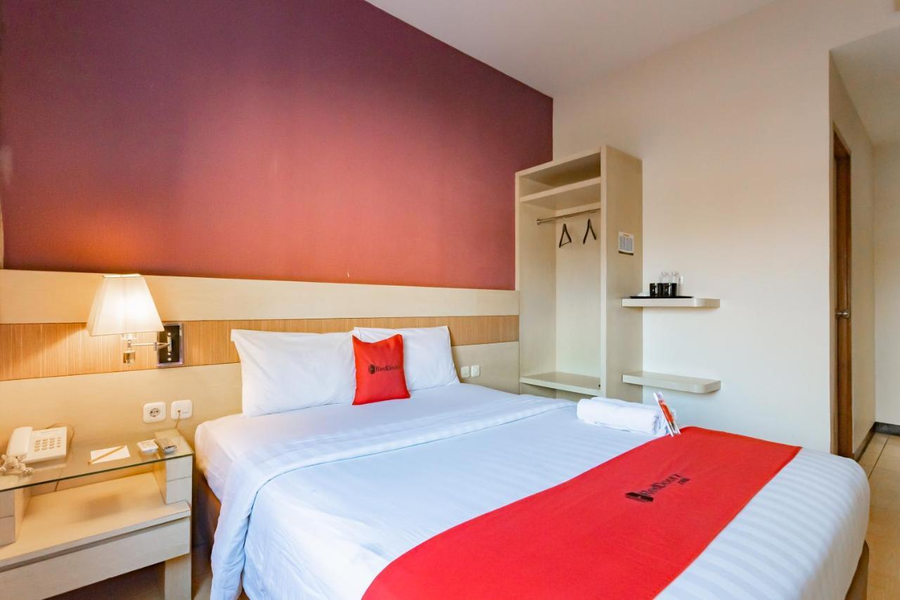 Reddoorz Premium Near Station 3*