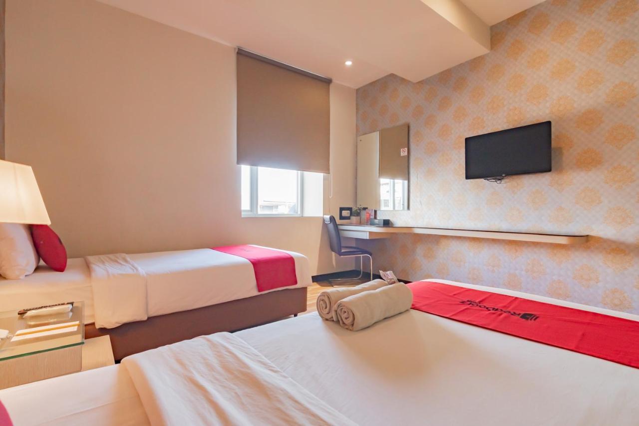 Reddoorz Premium Near Station Hotel Bandung