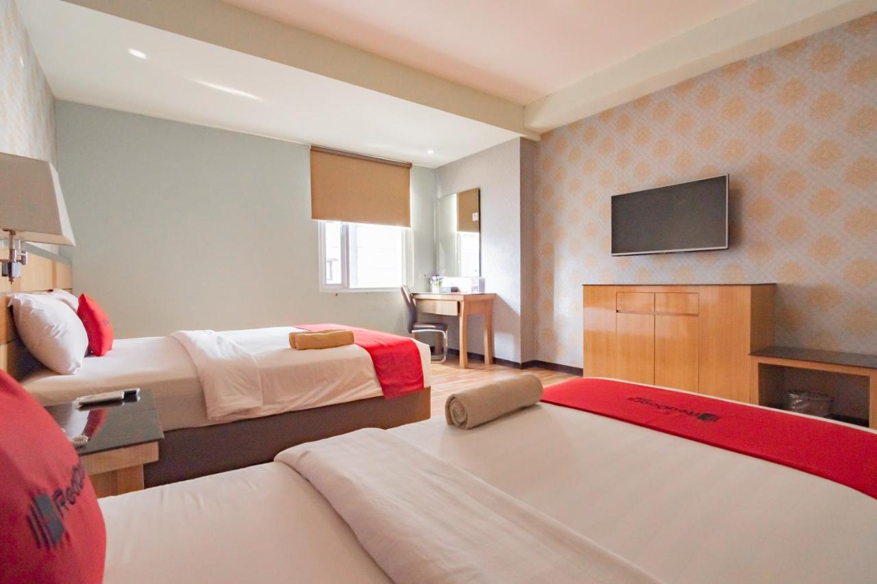 Reddoorz Premium Near Station